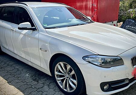 BMW 520d 520 xDrive Touring Aut., Vollleder, HU neu, schec