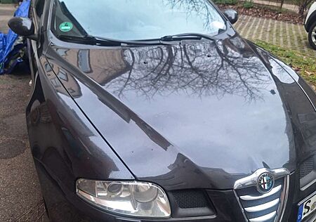 Alfa Romeo GT 3.2 V6 Distinctive