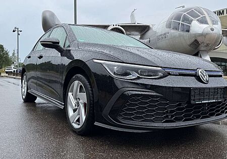 VW Golf Volkswagen VIII Lim. GTE eHybrid 180KW LED/RFK/1.Hand