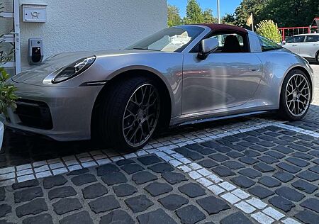 Porsche 992 Targa 4