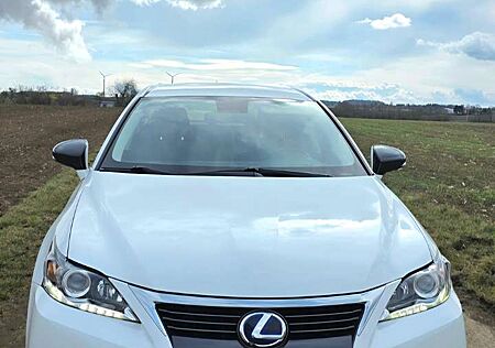 Lexus CT 200h
