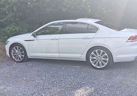 VW Passat Volkswagen 2.0 TDI SCR DSG Highline