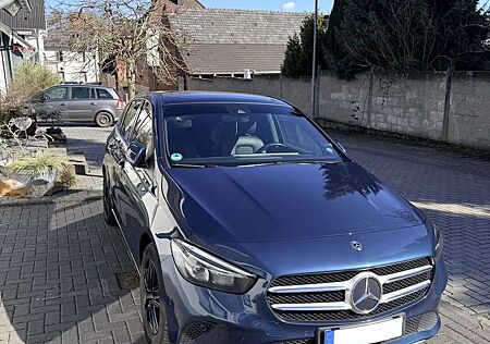 Mercedes-Benz B 200 d | Automatik | Panoramadach | Apple Carplay