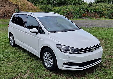 VW Touran Volkswagen Sound BMT/Navi Inspektion/TüV neu