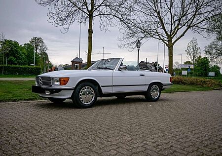 Mercedes-Benz SL 560 Mercedes Benz R107 560 SL