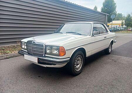 Mercedes-Benz 280 CE W123 Coupe Schiebedach