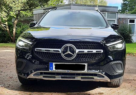 Mercedes-Benz GLA 200 7G-DCT Progressive