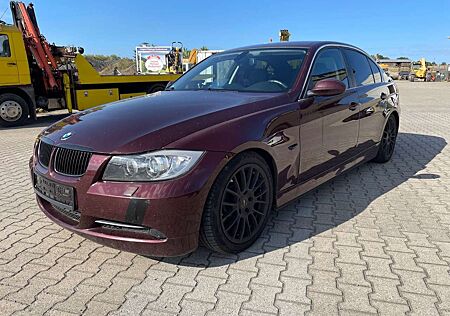 BMW 330 xd Navi, Xenon, Scheckheft, Sportfahrwerk,