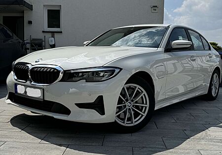 BMW 330e 330 3er Plug-In-Hybrid Aut. Advantage