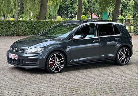 VW Golf Volkswagen VII 2.0 GTD *PANO*DISTR*AUTOM*Bi-XENON*