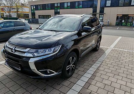 Mitsubishi Outlander 2.0 2WD CVT Black Edition
