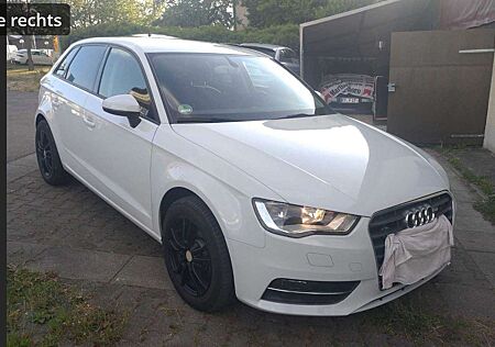 Audi A3 1.6 TDI Sportback (clean diesel) S tronic Ambie