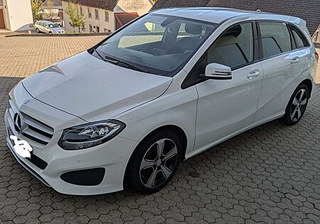 Mercedes-Benz B 180 7G-DCT