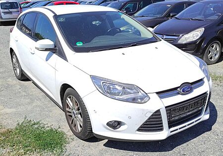 Ford Focus 1.0 KLIMAA EURO-5 BC TEMP SHZ 8XALU PDC START-STOP