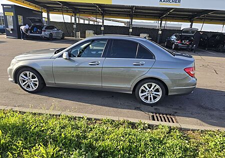 Mercedes-Benz C 220 CDI DPF BlueEFFICIENCY Avantgarde