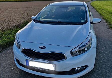 Kia Cee'd Ceed / 1.4 CVVT Comfort