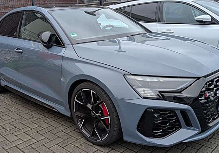 Audi RS3 2.5 TFSI quattro