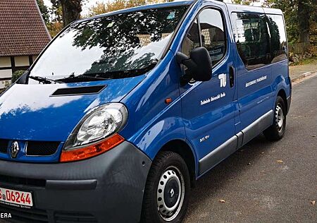 Renault Trafic Combi 2.0 Benzin L1H1 2,7t verglast