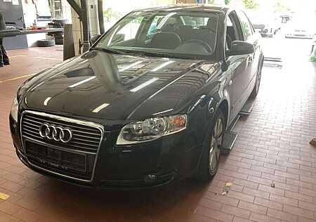 Audi A4 2.0 + 1. HAND