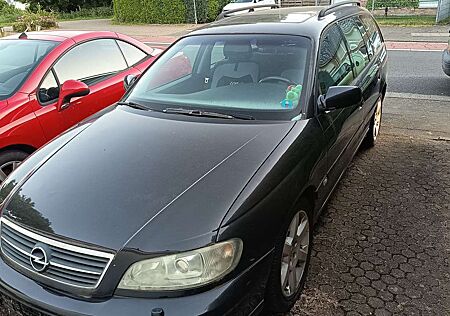 Opel Omega Caravan 2.2 16 V Selection