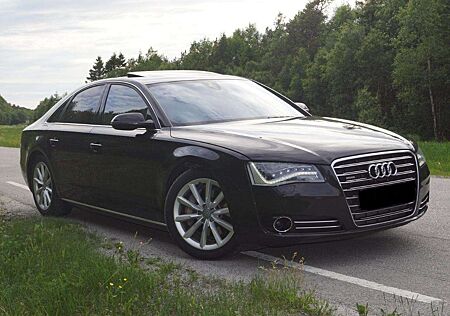 Audi A8 3.0 TDI DPF quattro tiptronic