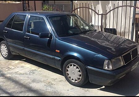 Lancia Thema 2.0t ie