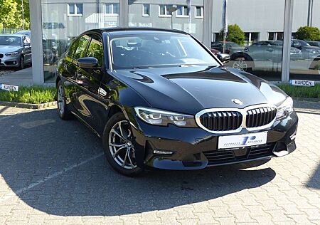 BMW 320 i sport-line Aut. AHK Navi Live M+S App PDC