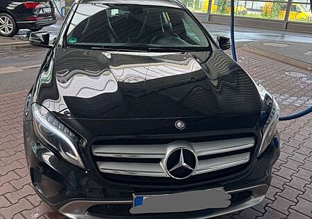 Mercedes-Benz GLA 200 (CDI) d 4Matic 7G-DCT Urban