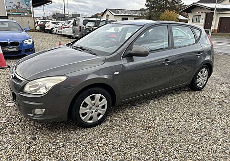 Hyundai i30 Comfort 1.6i Klima PDC Euro4