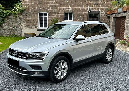 VW Tiguan Volkswagen Highline 2.0TDI 4 Motion LED ACC AHK 1HD