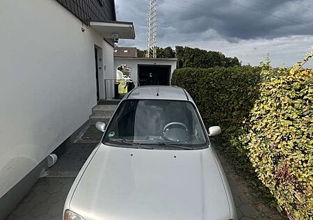 Nissan Micra 1.0 Elegance