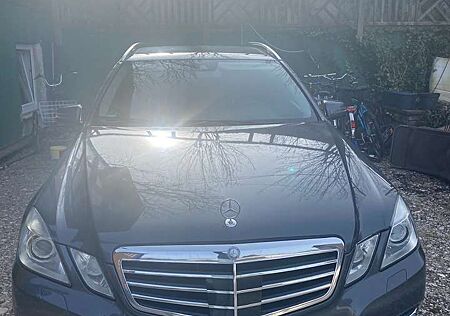 Mercedes-Benz E 250 T CDI DPF 4Matic BlueEFFICIENCY 7G-TRONIC Elegance