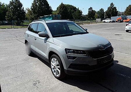 Skoda Karoq 1,0 TSI Style PANO+AHK+NAVI+LED+TEMP+LK.HZ