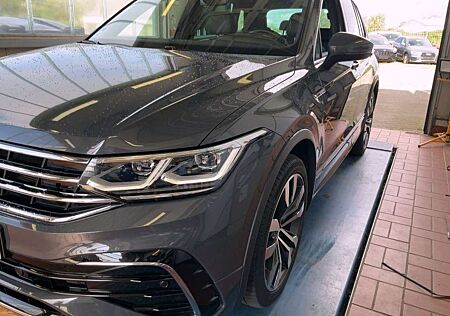 VW Tiguan Volkswagen R-Line 4Motion