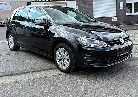 VW Golf Volkswagen VII Lim. Comfortline BMT,Auto,Navi,125PS