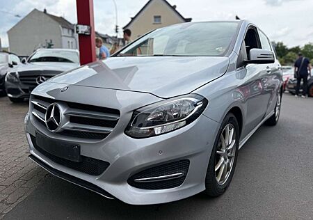 Mercedes-Benz B 180 NAVI/KLIMA/SHZ/PDC/TEMPOMAT/USB/ALUS/AHK