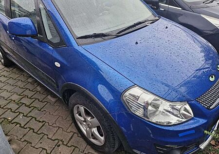 Suzuki SX4 1.5 GLX Klima - 8-ach Bereift