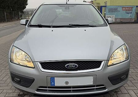 Ford Focus 1.6 Ti-VCT Ghia