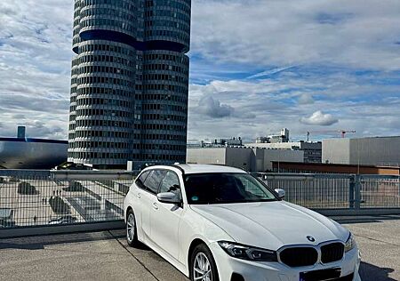 BMW 318i 318 Touring AHK, Sitzheizung, Fuhrpark