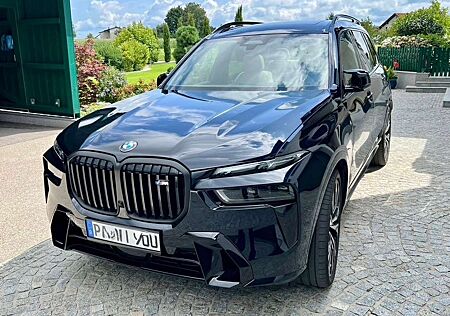 BMW X7 M X7 M60i xDrive / 8fach bereift / AHK / MwSt. ausw.