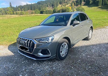 Audi Q3 gebraucht kaufen Audi Q3 40 TFSI quattro advanced