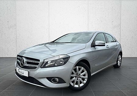 Mercedes-Benz A 180 BlueEff.*Navi*Teilleder*Sitzheizung*PDC*