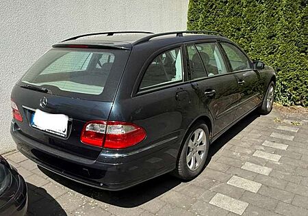 Mercedes-Benz E 240 T S211 Elegance
