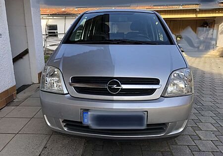 Opel Meriva 1.6 16V Easytronic (Essentia)