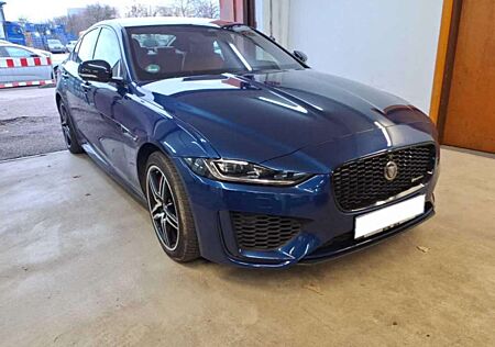 Jaguar XE R-Dynamic Black LED Leder 360°Cam Navi ACC