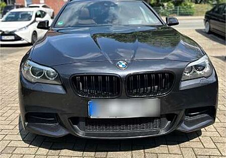 BMW 530d 530 xDrive Touring Sport-Aut.