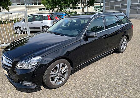 Mercedes-Benz E 200 CGI Avantgarde-Automat-Leder-Navi-ALU-AHK-52 TKM !