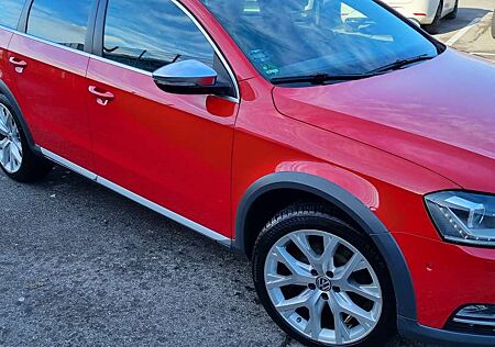 VW Passat Alltrack Volkswagen 2.0 TDI 4Motion DSG BlueMotion Tec