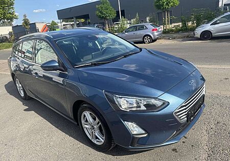 Ford Focus Cool & Connect/1 Jahr Garantie/TÜV Neu /1.Hand/...