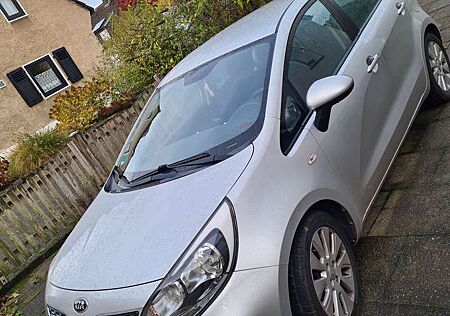 Kia Rio gebraucht kaufen Kia Rio 1.2 Edition 7